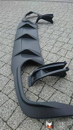 Mercedes W204 AMG Look дуо дифузьор за задна броня